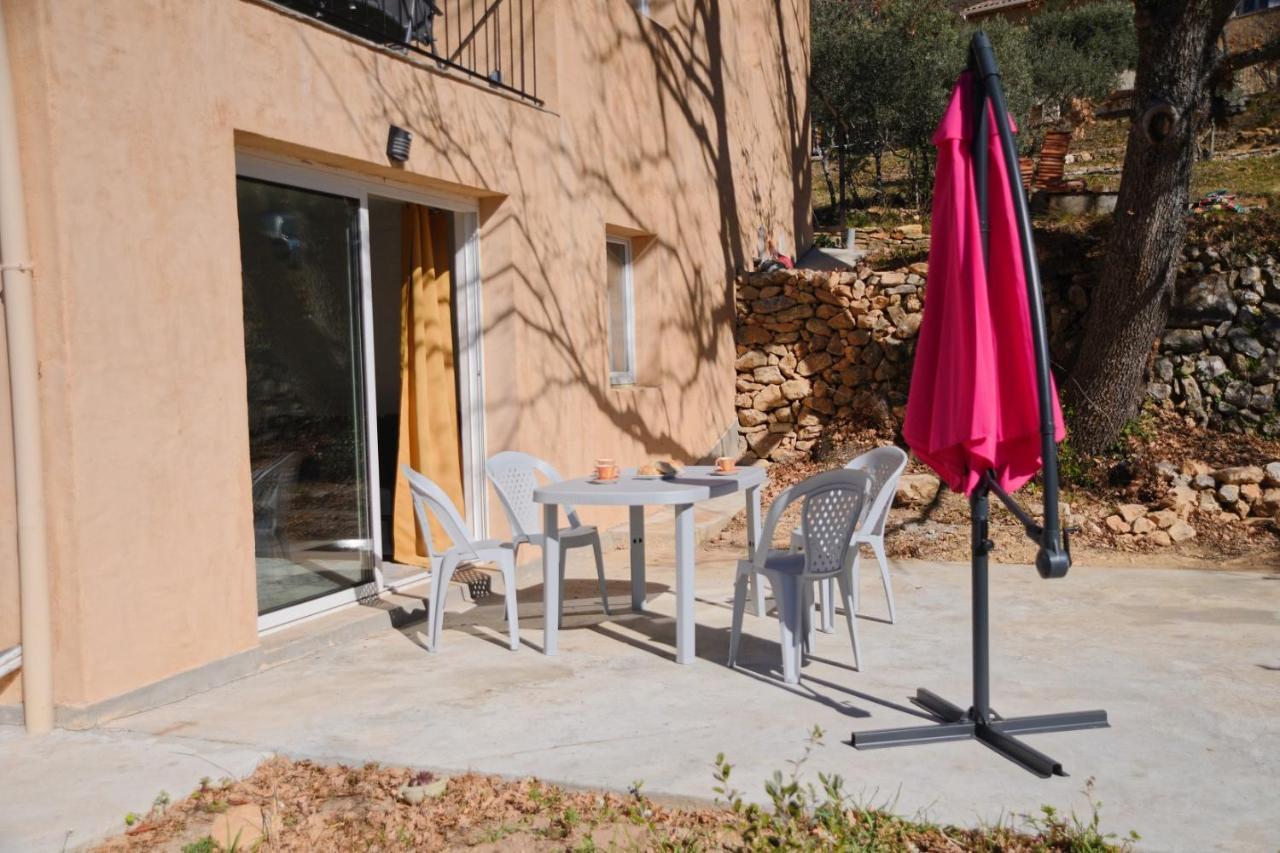 Les Quatre Chenes Apartment