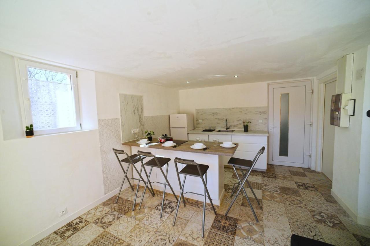 Les Quatre Chenes Apartment